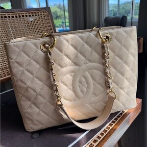 CHANEL BEIGE CAVIAR GRAND SHOPPER TOTE GST BAG